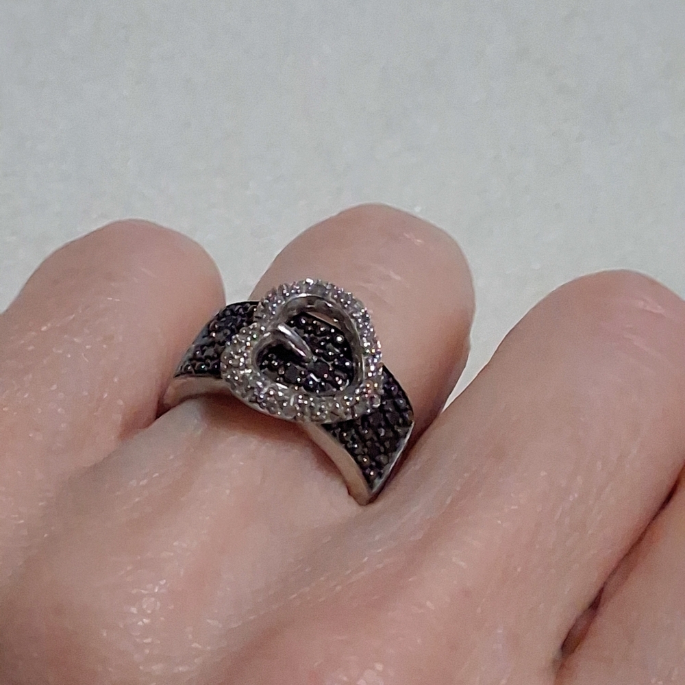 Natural 💎 Black and White Duamond Heart Buckle Ring Size 7